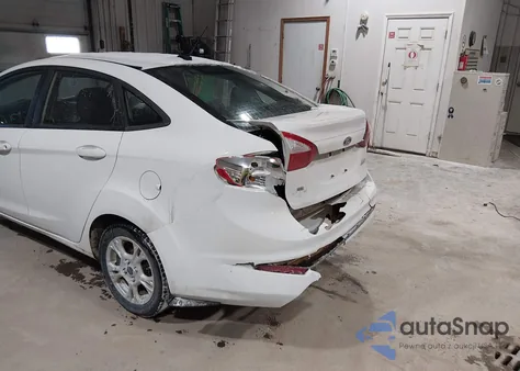 2015 Ford Fiesta Se z USA, uszkodzony, nr VIN 3FADP4BJ9FM175563